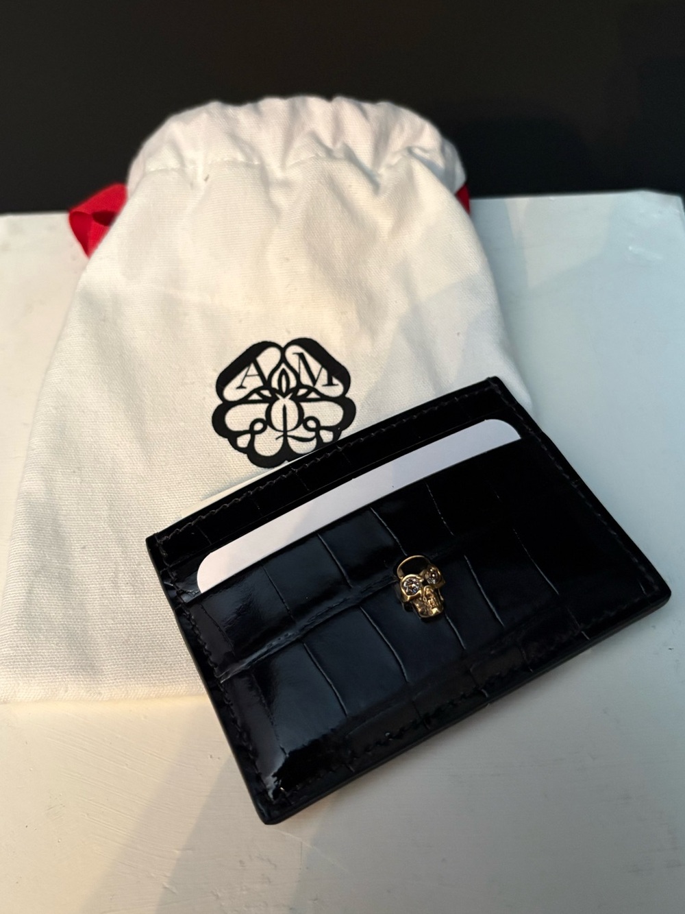 Alexander McQueen Black Croc-Embossed Leather Card Holder with Gold Skull - Picture 5 of 5